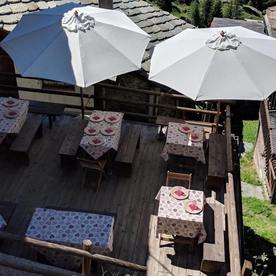 Hotel Rifugio Vieux Crest à Champoluc Extérieur photo